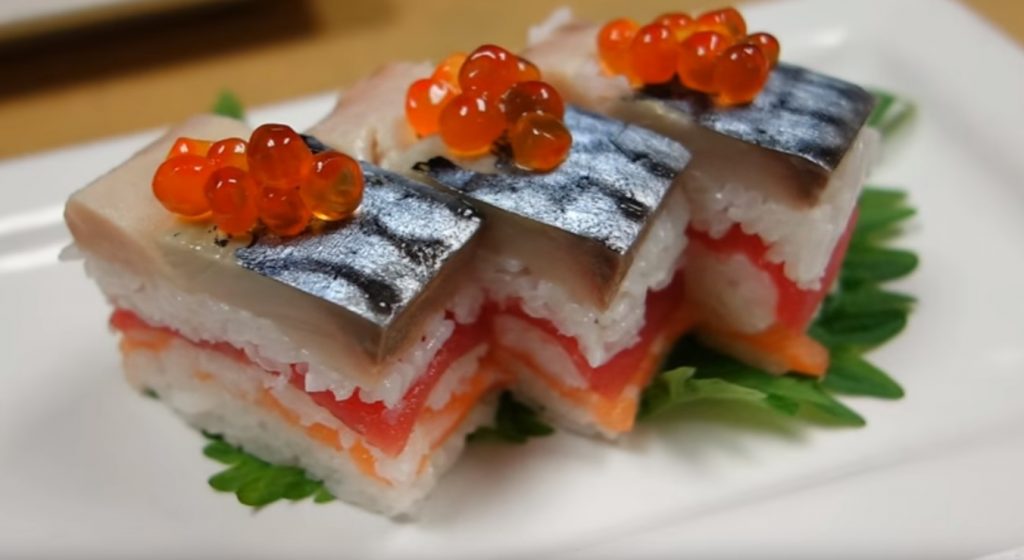 Oshi sushi de caballa y bonito